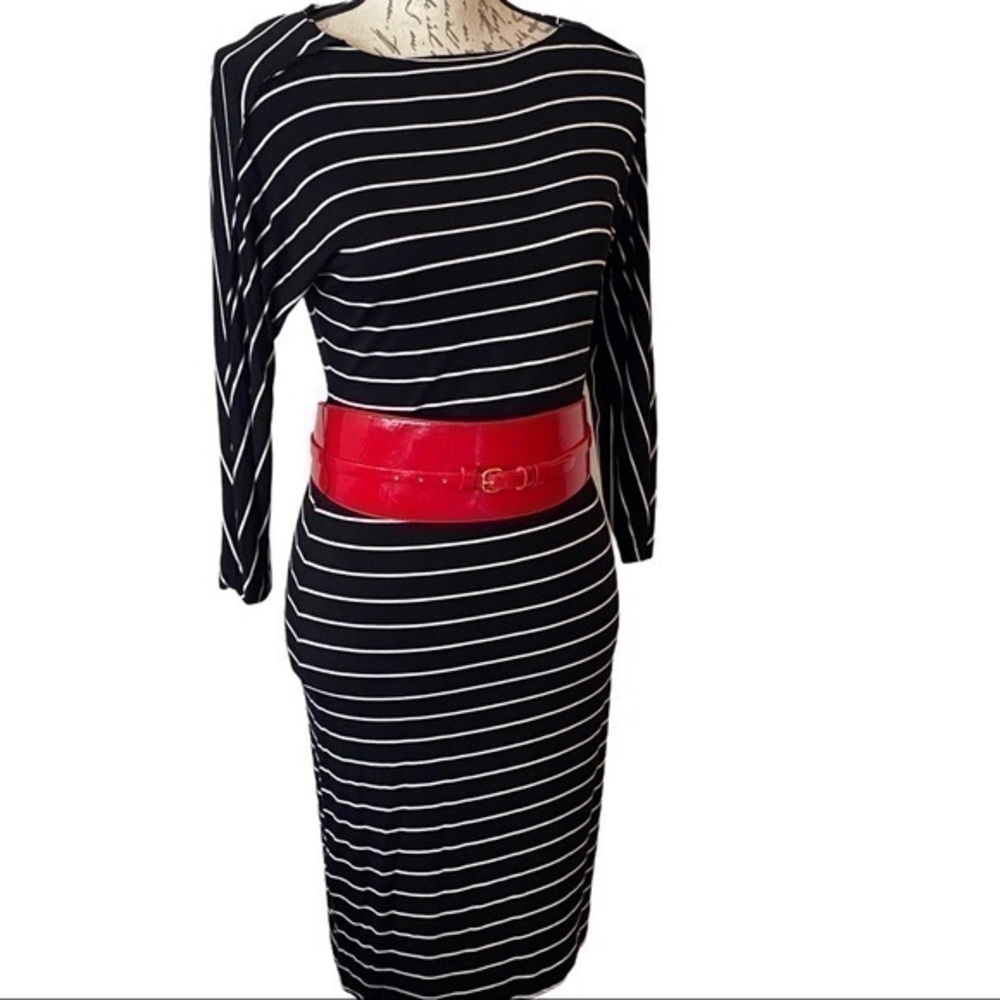 CALVIN KLEIN SIZE 2 B/W STRIPED 3/4 SLEEVE